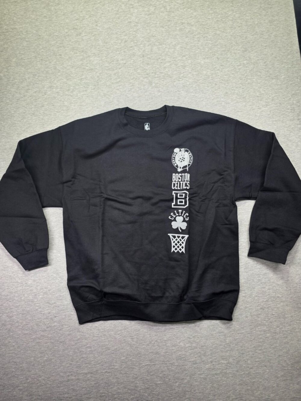 NBA Boston Celtics Men's Crewneck Sweatshirt Size XL Black Multi Logo